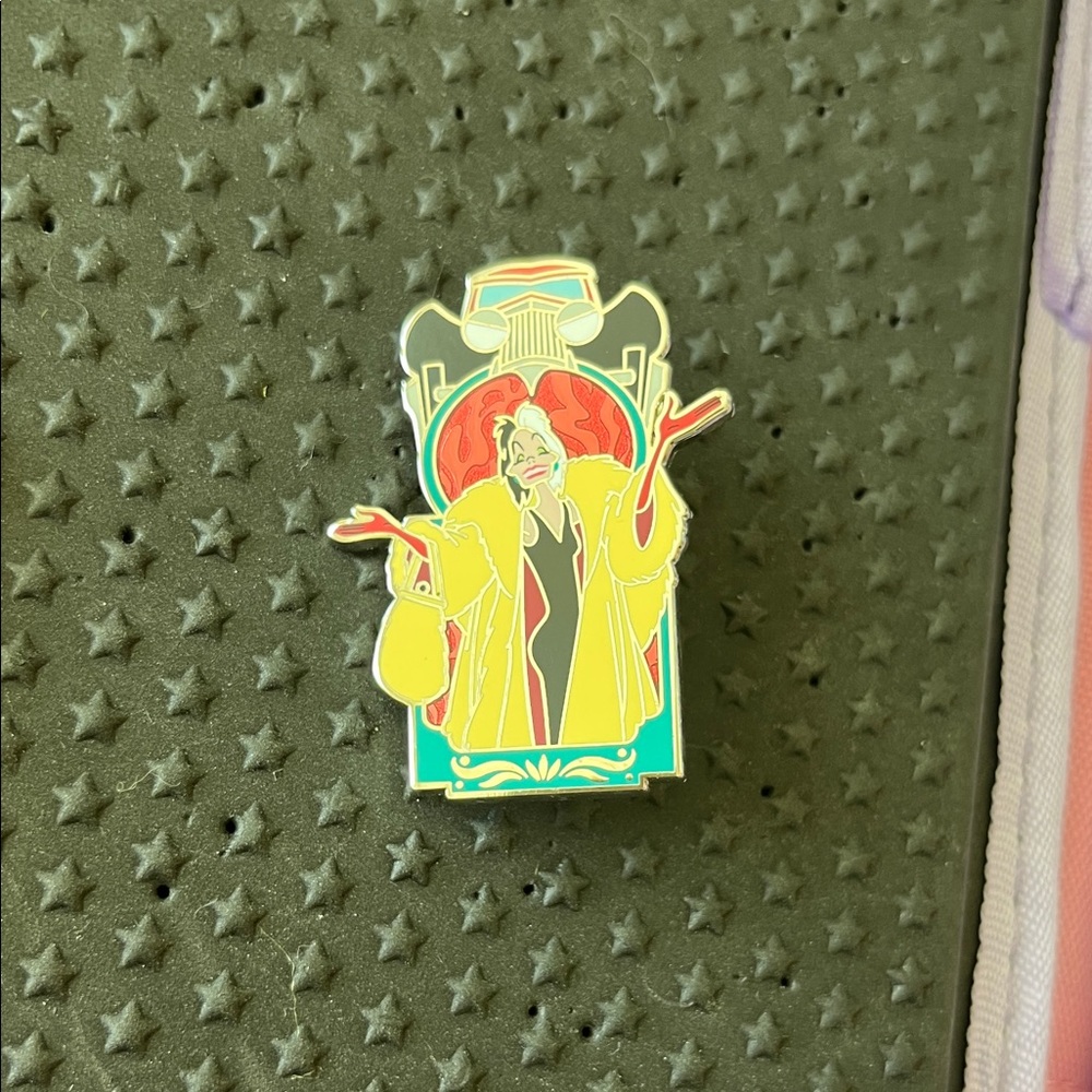 Cruella de Ville pin